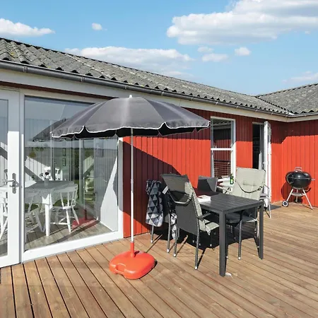 Holiday home 3 Bedroom Beautiful In Romo *